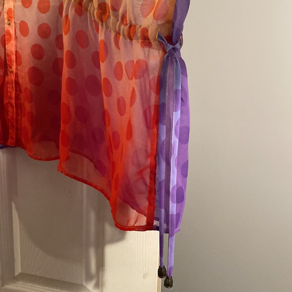 Lily Medium Multi-Color Blouse with Buttons on Front and Back with Drawstring - Picture 3 of 4